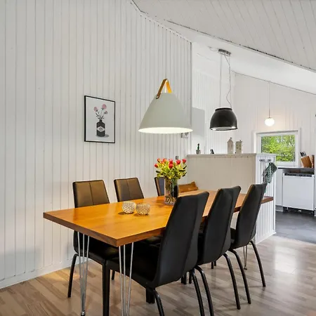 In With 3 Bedrooms, Sauna And Internet * Ebeltoft