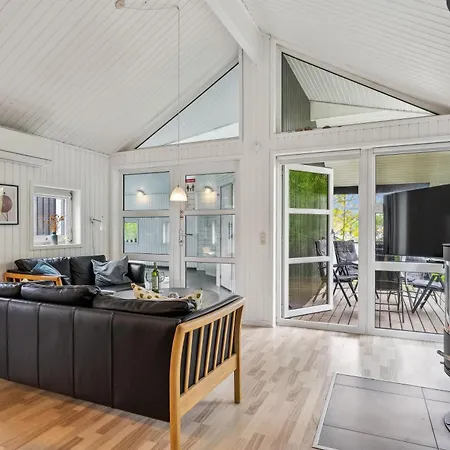 In With 3 Bedrooms, Sauna And Internet Ebeltoft