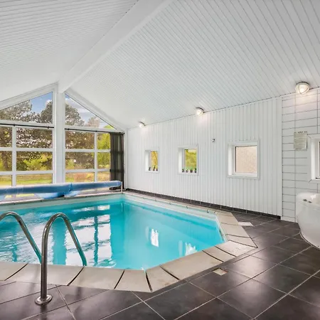 Dom wakacyjny In With 3 Bedrooms, Sauna And Internet