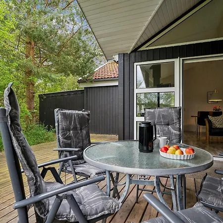 In With 3 Bedrooms, Sauna And Internet Dom wakacyjny